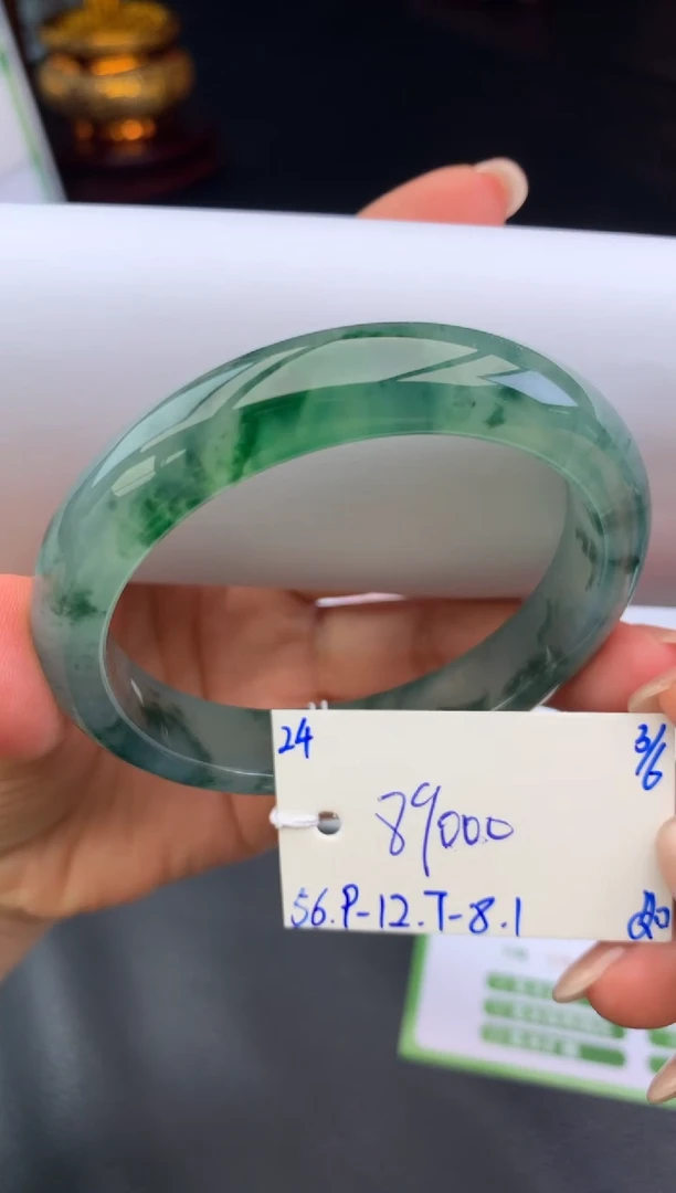 翡翠手镯未镶嵌玉手镯