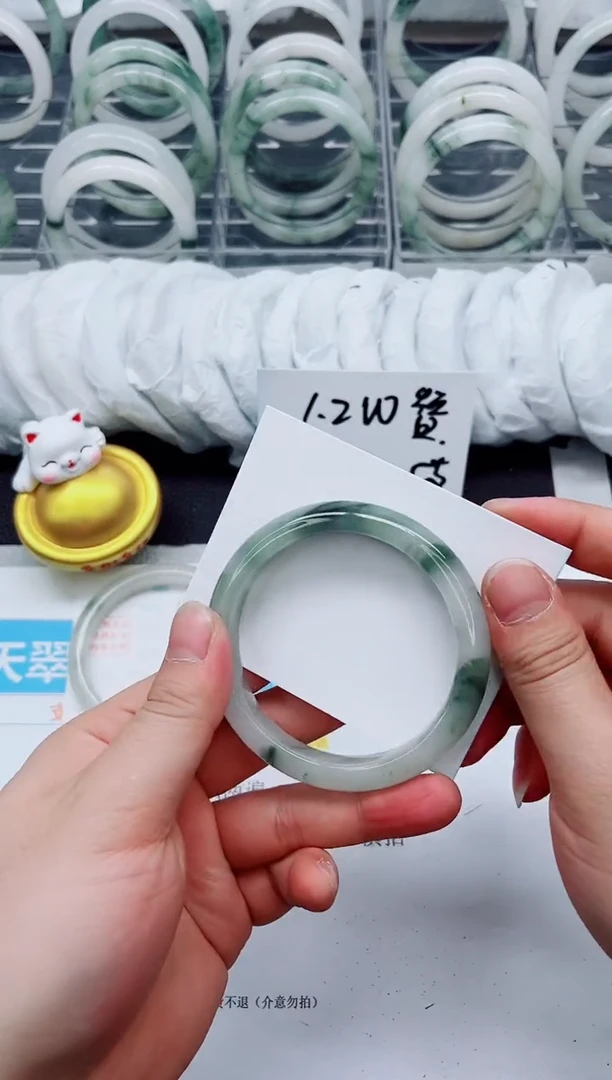 【闪购商品】石英质玉手镯未镶嵌133-61