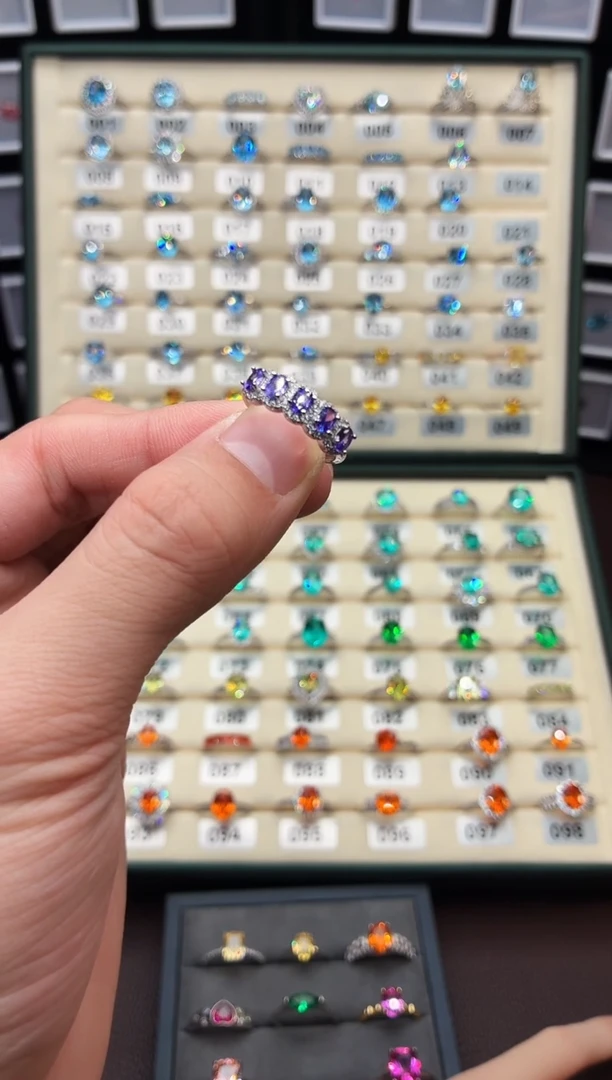 戒指彩色蓝宝石银S925镶嵌1