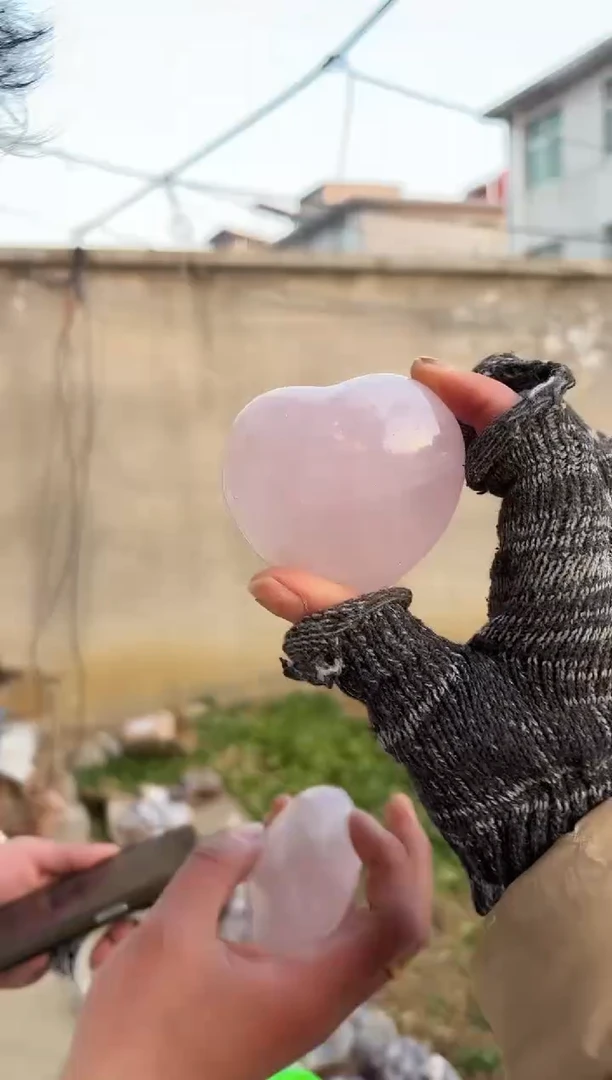 【闪购商品】水晶摆件未镶嵌粉水晶爱心多样性发一个