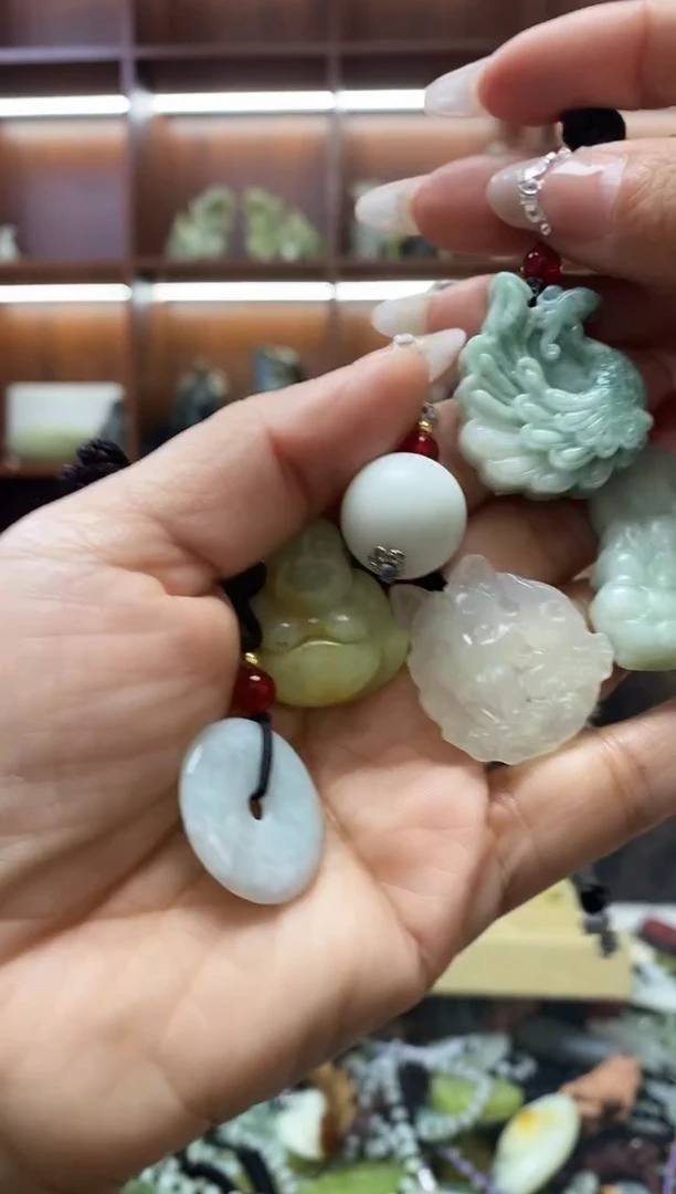 未镶嵌岫玉吊坠拍一发六