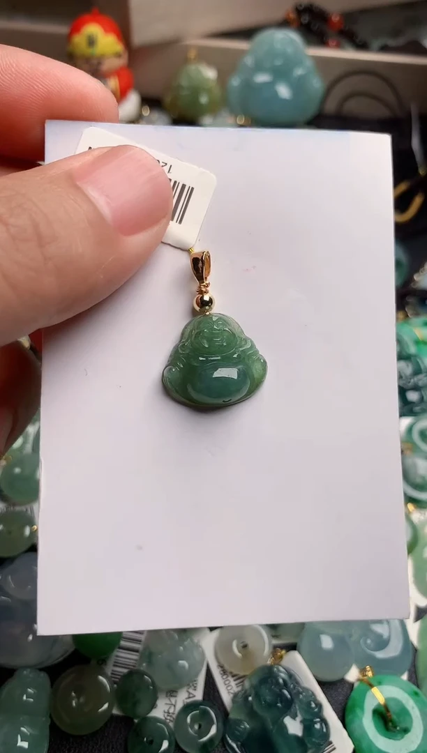 翡翠未镶嵌颈饰1