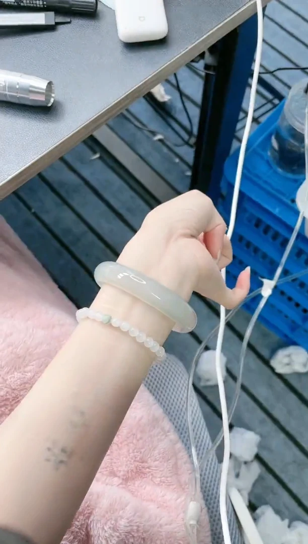 【闪购商品】石英质玉手镯未镶嵌22J34-63