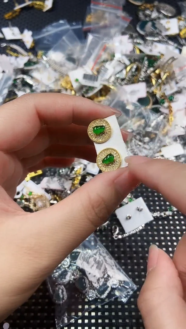 翡翠未镶嵌耳饰1111111111