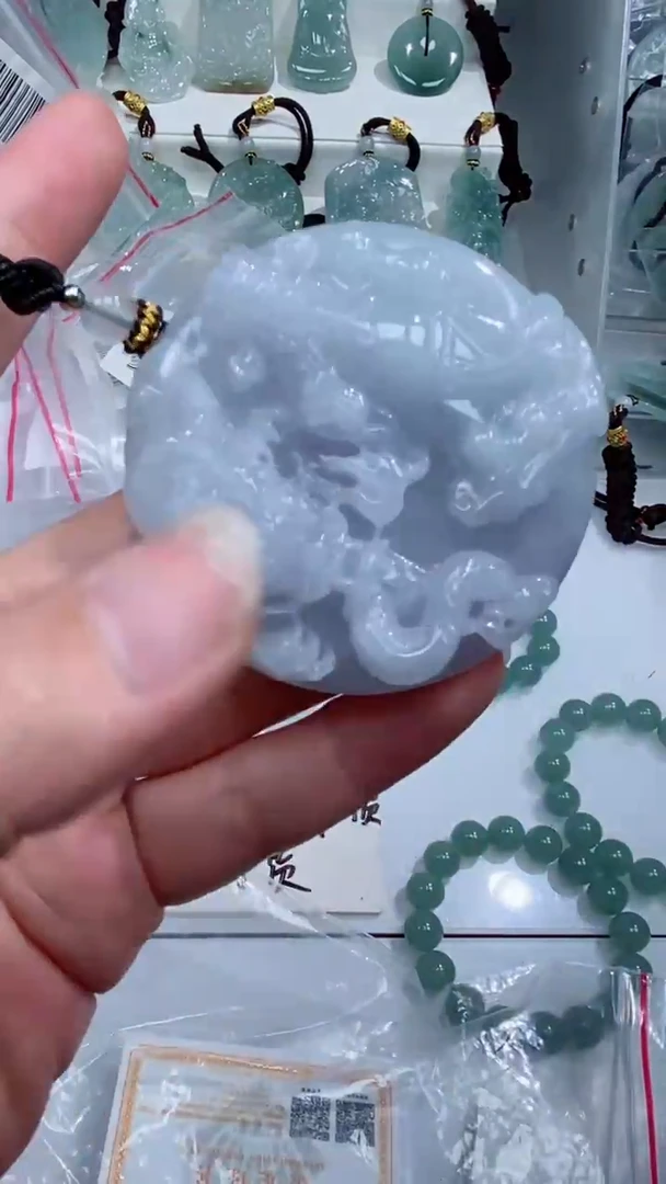颈饰未镶嵌翡翠吊坠