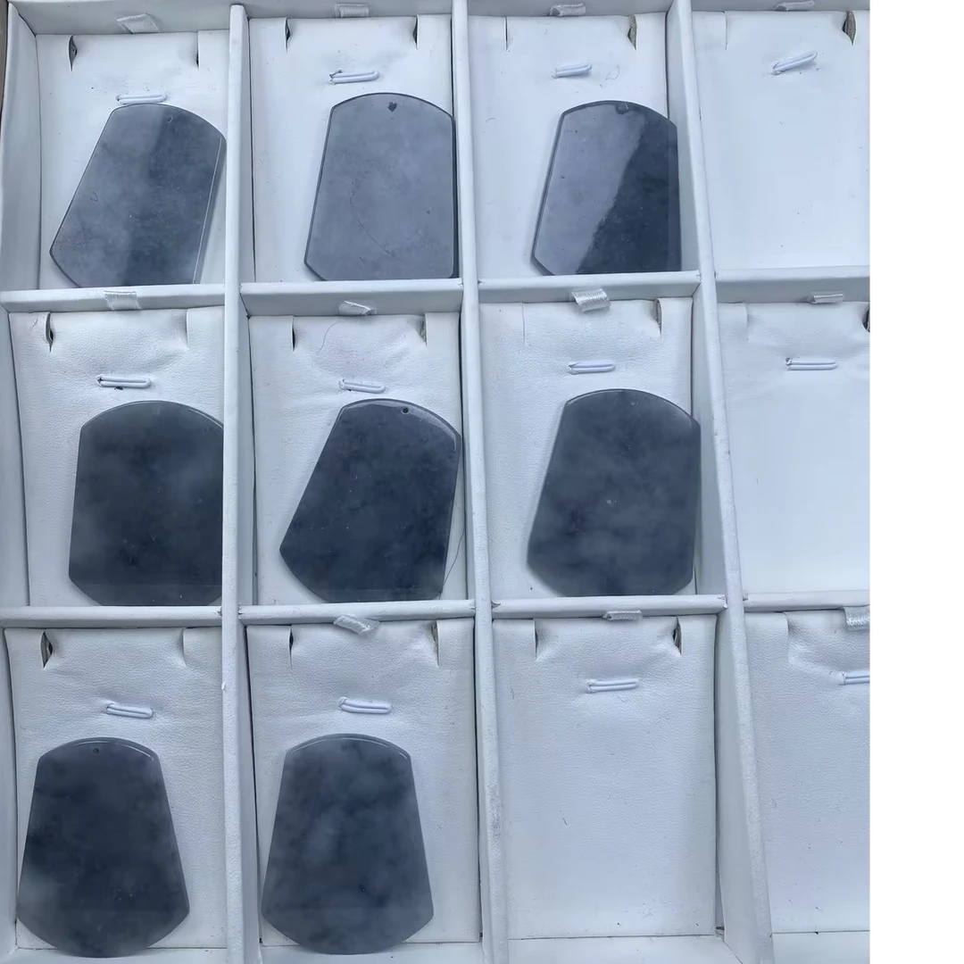 天然A货翡翠乌鸡吊坠（多样性发其一）-EC-CY0015