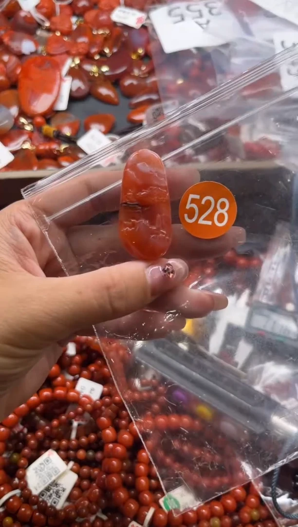 南红玛瑙未镶嵌珠宝奇石528