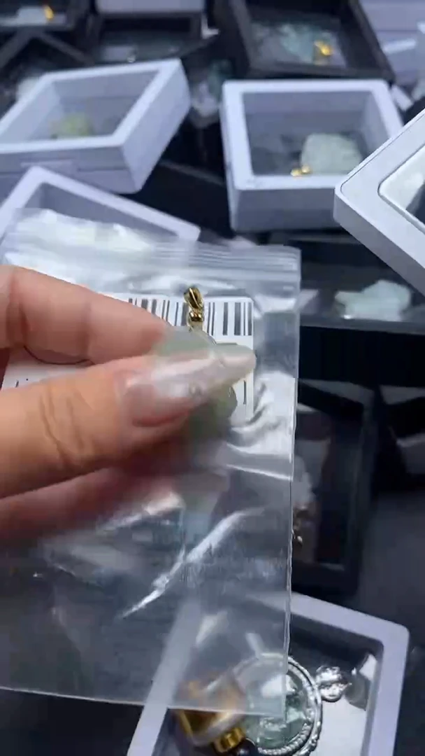 颈饰未镶嵌翡翠4017