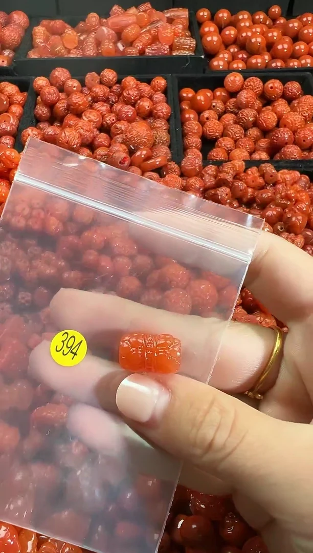 颈饰未镶嵌南红玛瑙1