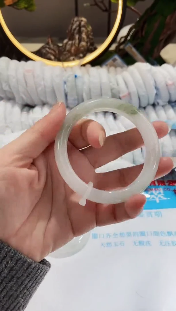 【闪购商品】石英质玉手镯未镶嵌50-57