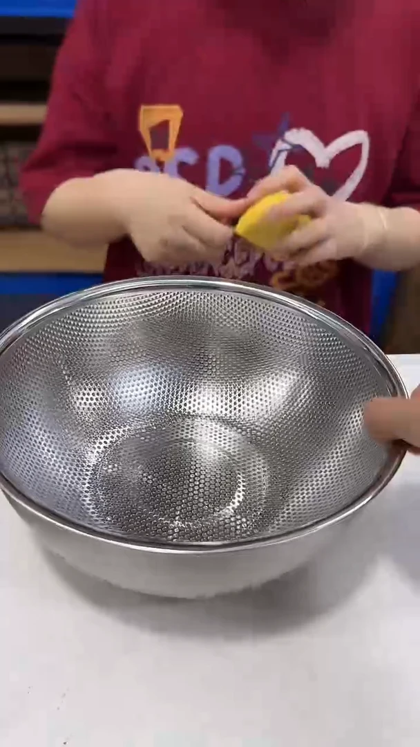 瓷片304不锈钢沙拉碗带网22cm