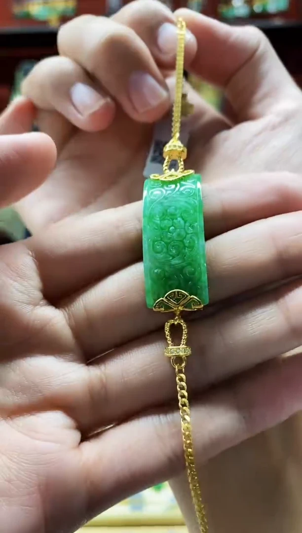 颈饰未镶嵌翡翠手链