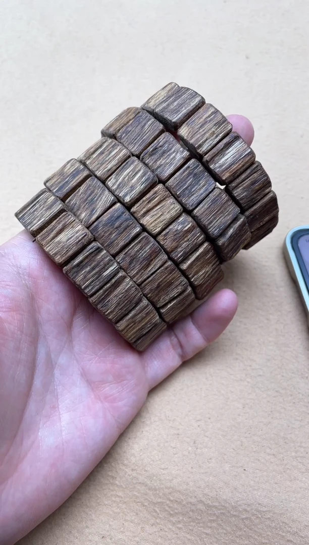 【闪购商品】沉香手串菩萨棋手牌随型单圈多样性发其一