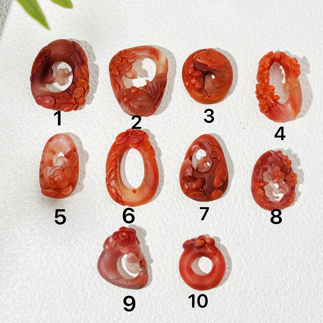 【南红孤品镂空雕刻】南红吊坠.多样性发其一