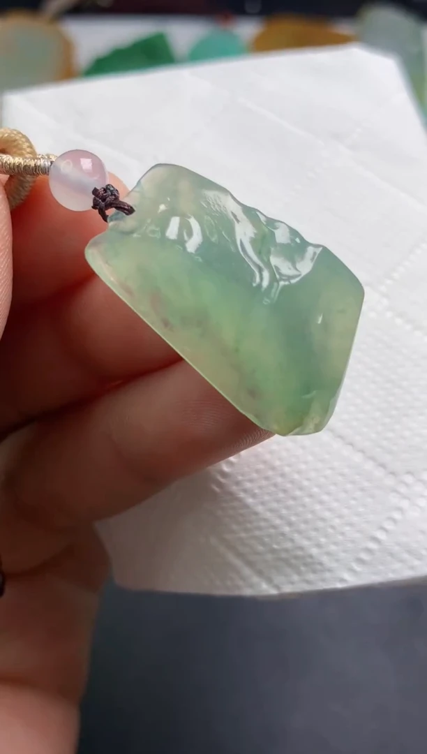 颈饰未镶嵌翡翠