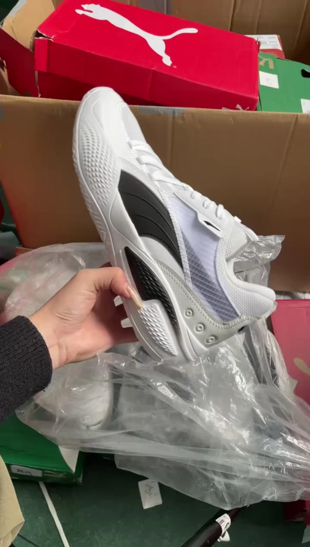 彪马时尚休闲运动鞋43M  CC20