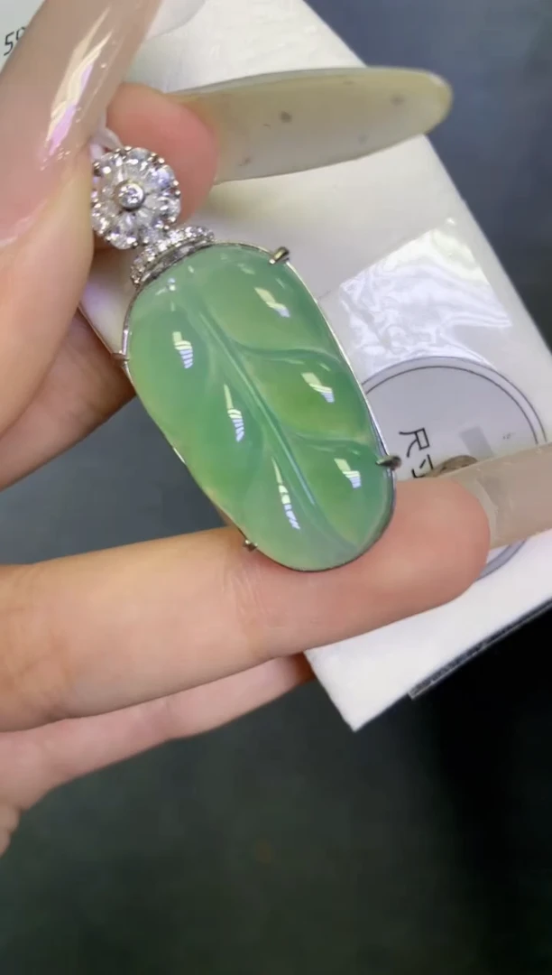 颈饰未镶嵌翡翠天然缅甸翡翠A货百元以上9元证书费自理