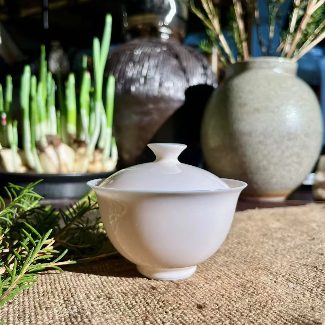 丁水山房孩儿红元宝盖碗