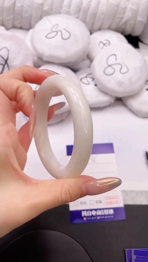 【闪购商品】和田玉手镯未镶嵌10K388-61