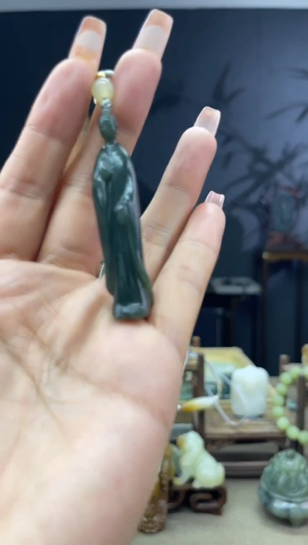 颈饰未镶嵌和田玉1