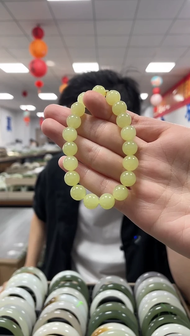 未镶嵌手链和田玉高品黄玉卡10手串一条