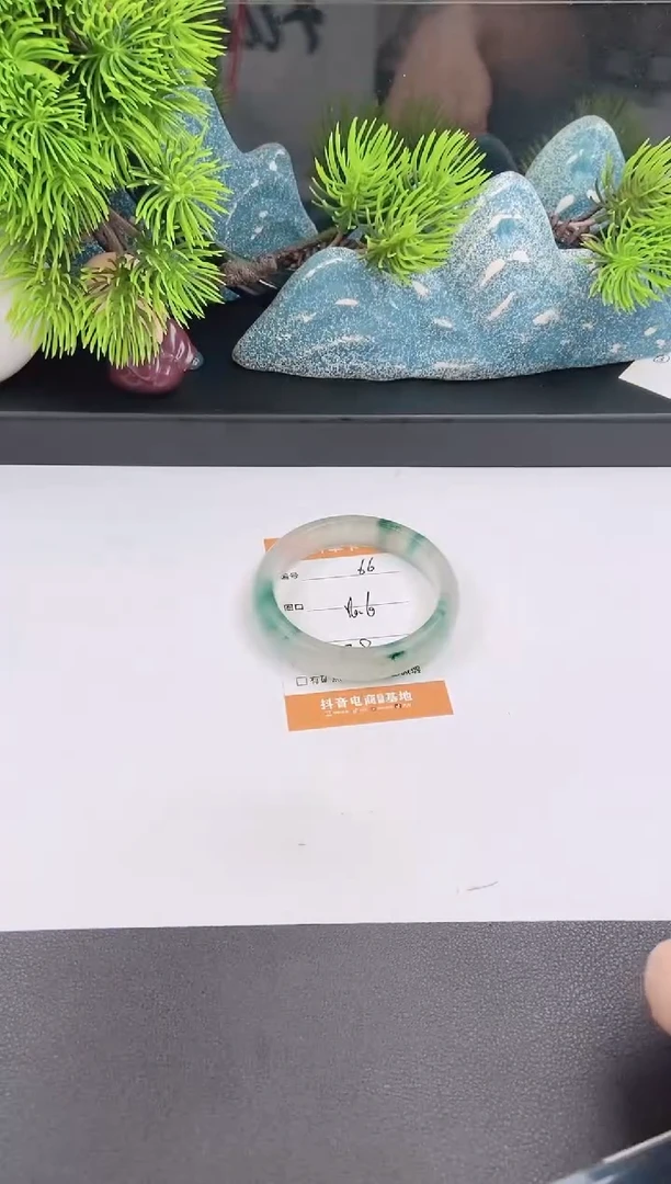 石英质玉手镯未镶嵌66