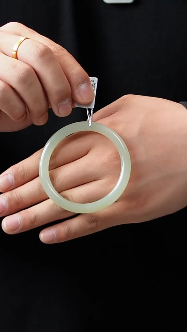 【闪购商品】和田玉手镯未镶嵌57冰晴叮当