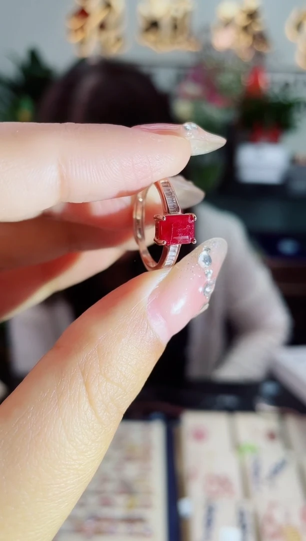 【闪购商品】红宝石戒指银S925镶嵌戒指