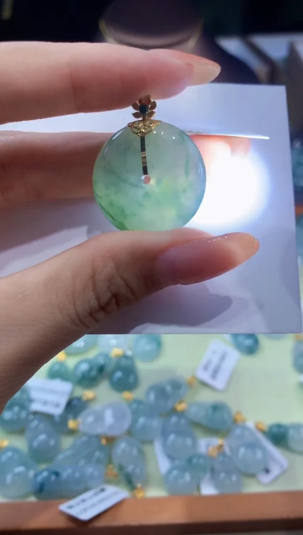 翡翠18K金镶嵌颈饰天然翡翠A货挂件