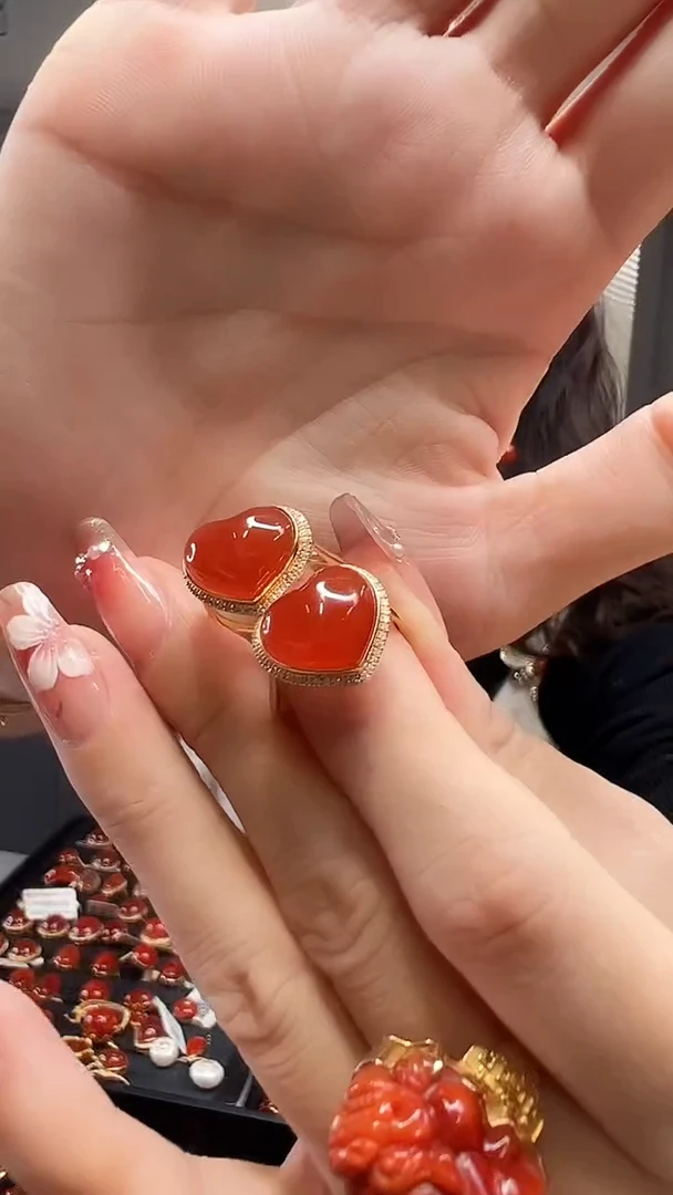 【闪购商品】南红玛瑙戒指18K金镶嵌/爱心款/多样性发其一