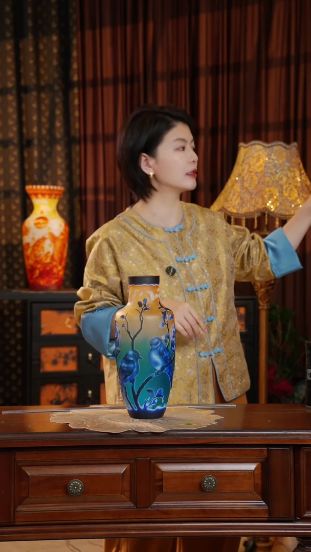 琉璃葛蕾。。。。。。。