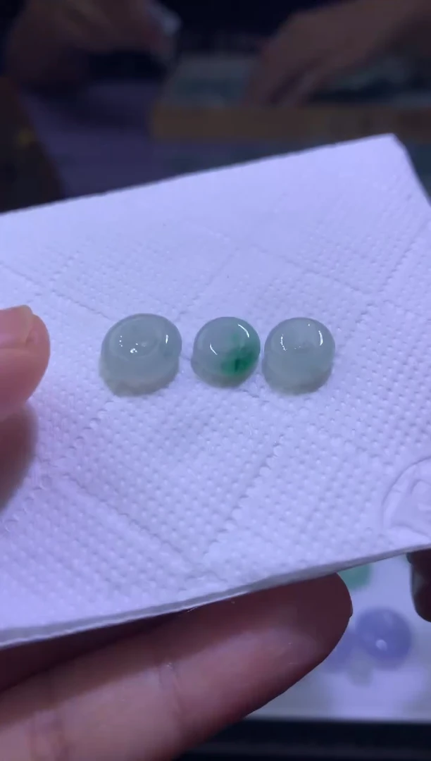 未镶嵌定制翡翠毛货