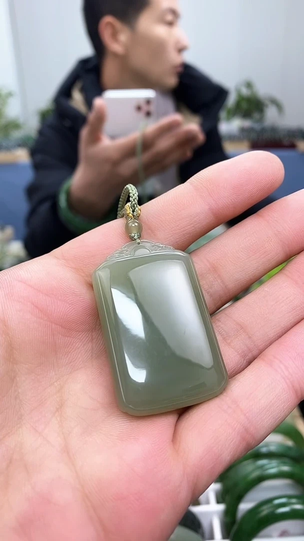 【闪购商品】和田玉手镯未镶嵌1