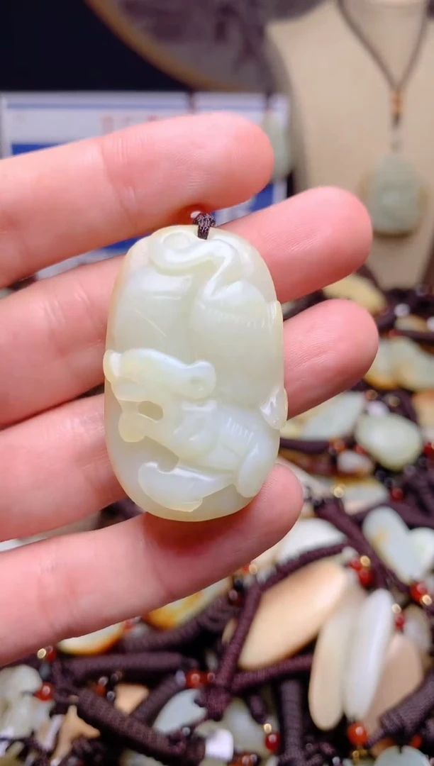 和田玉未镶嵌颈饰1