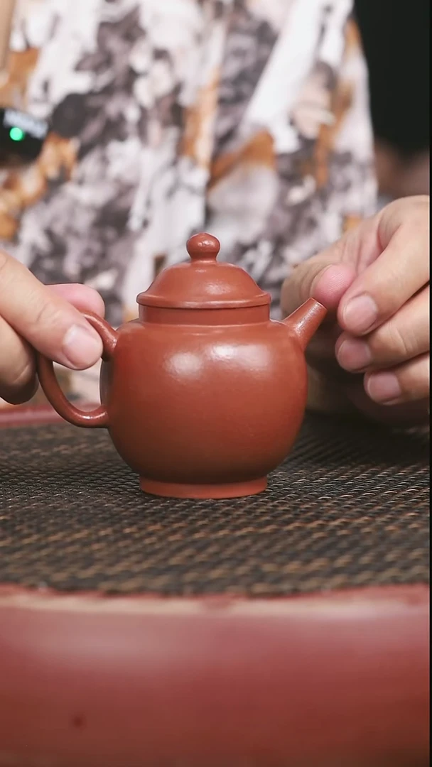 茶壶紫砂24号红降坡宫灯170CC