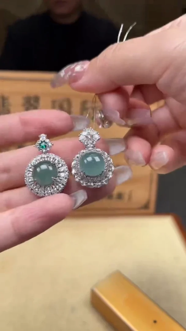 【闪购商品】翡翠颈饰未镶嵌多样性发货 (只发一件) *A15