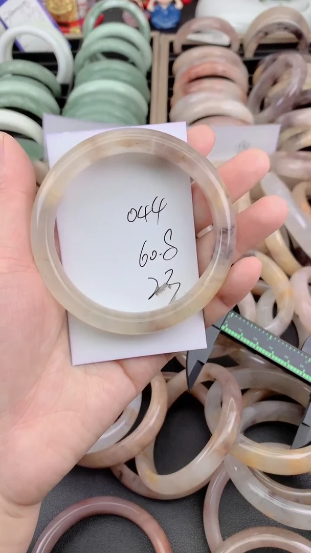 未镶嵌手镯石英质玉044