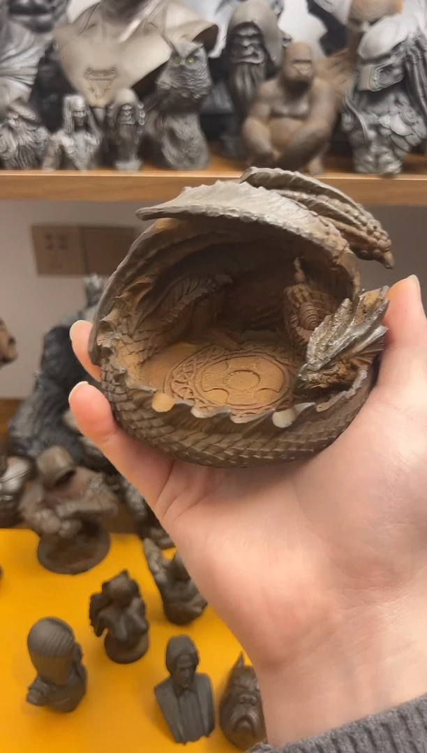 金属实心铁艺--龙型烟灰缸