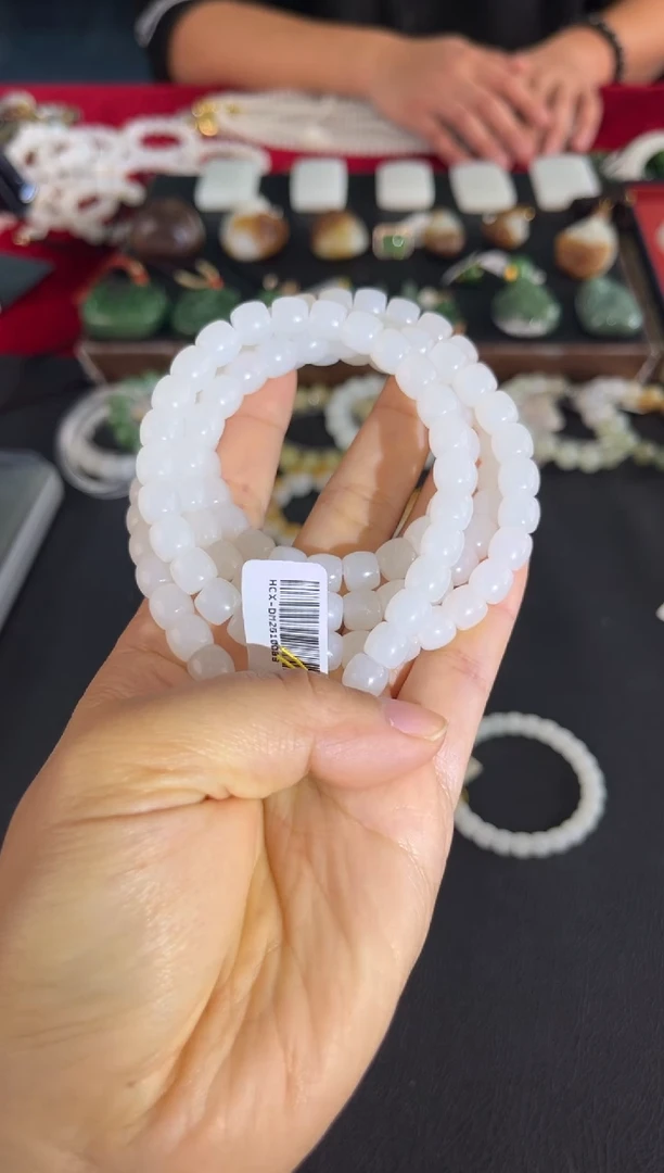 颈饰未镶嵌和田玉项链