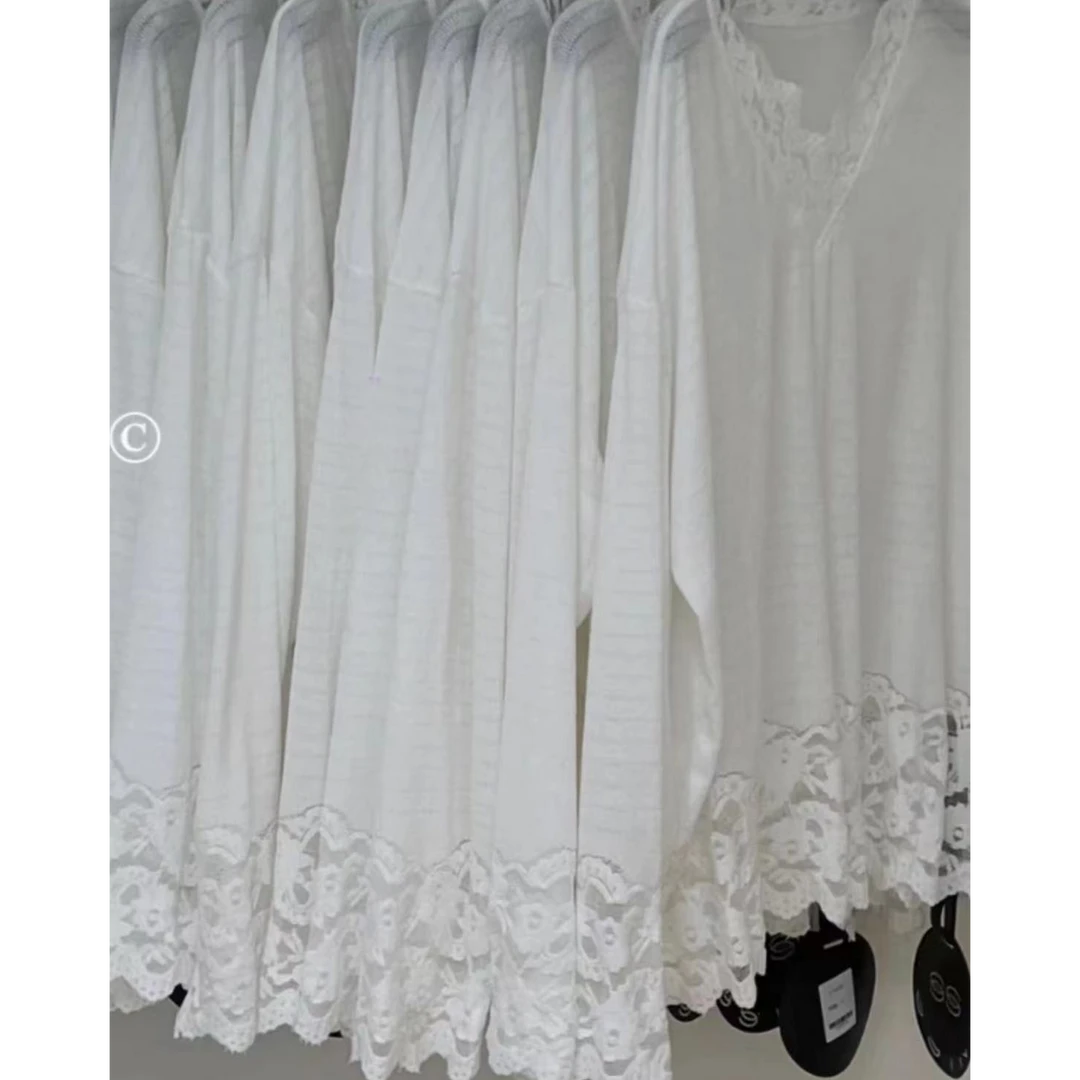 【NANA】爆款蕾丝时尚百搭镂空打底衫F9137