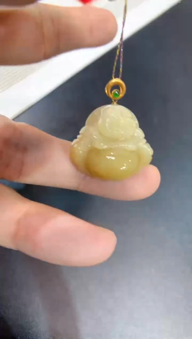 颈饰18K金镶嵌翡翠佛公