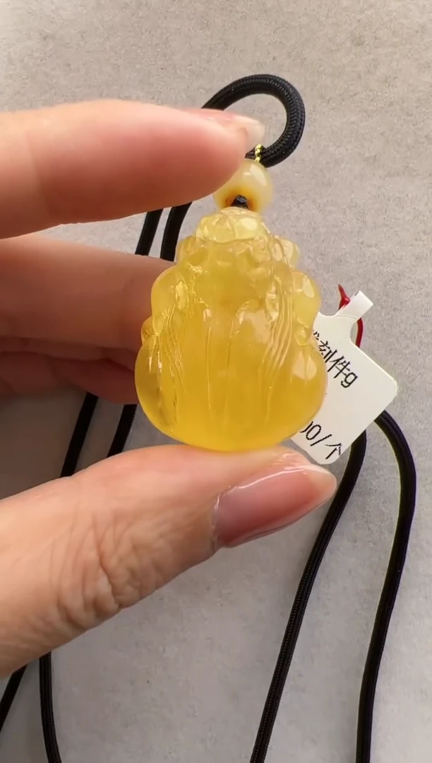 【闪购商品】琥珀裸石未镶嵌10204186-吊坠