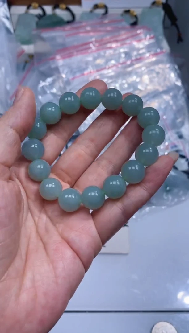 颈饰未镶嵌翡翠手串