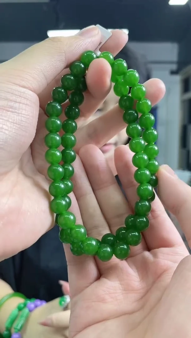 和田玉（碧玉）未镶嵌颈饰多样性发其一颜色微差