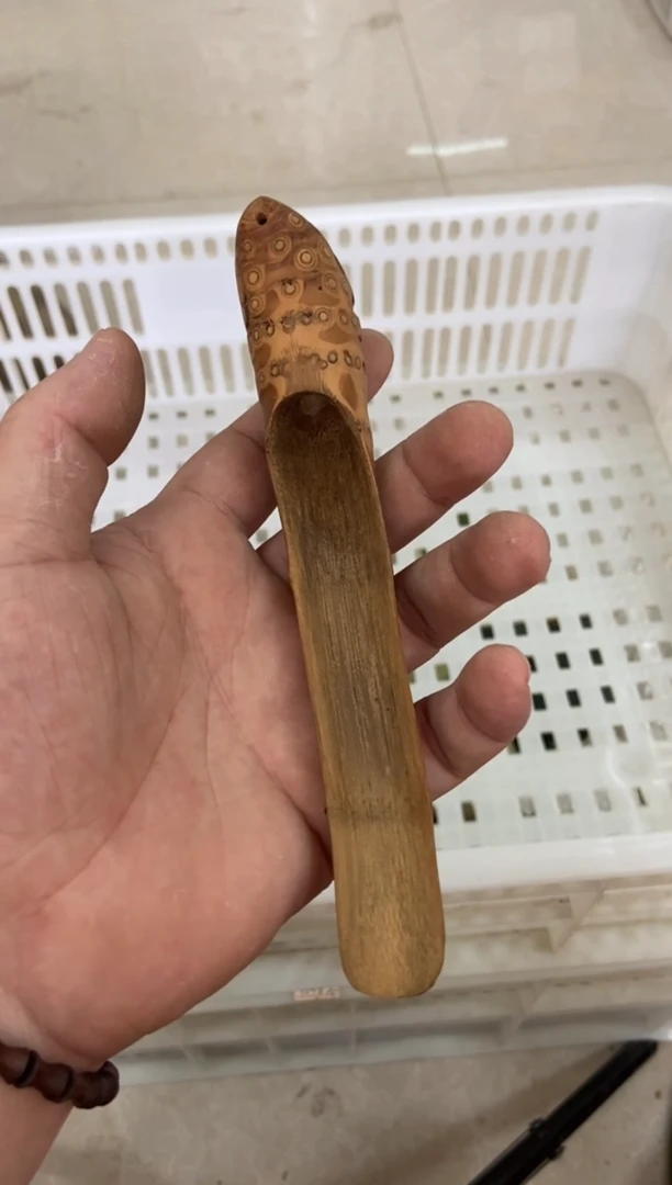 无运费险有瑕疵的摄影的产品有使用过的痕迹有点脏介意勿拍