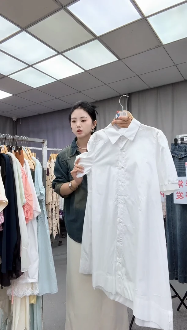 大哥家漂亮衣服漂亮颜色