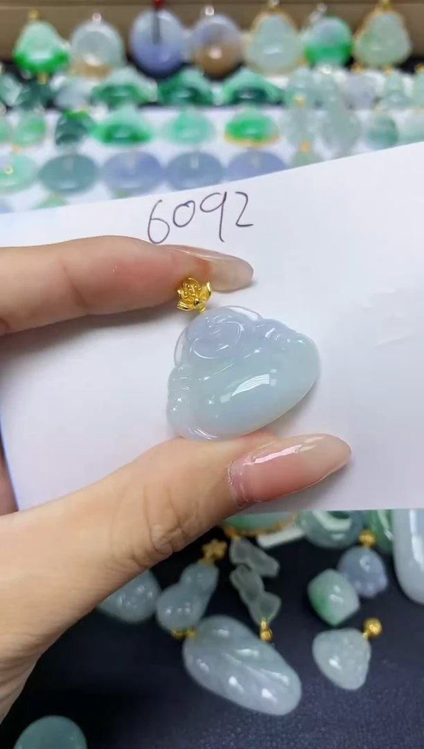 翡翠未镶嵌颈饰 天然缅甸翡翠A货