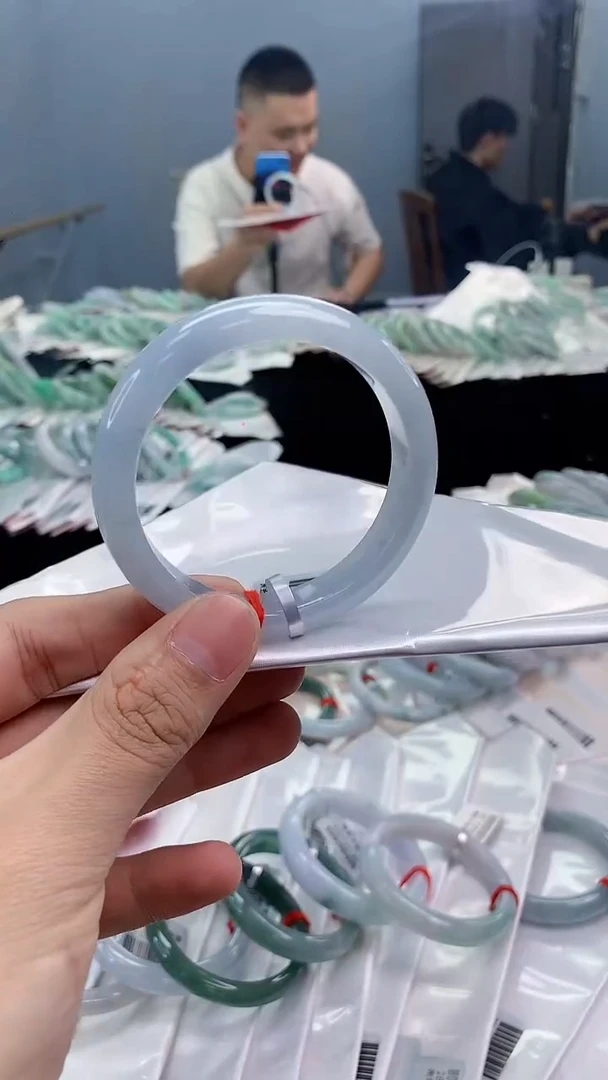 【闪购商品】翡翠手镯未镶嵌翡翠天然缅甸A货