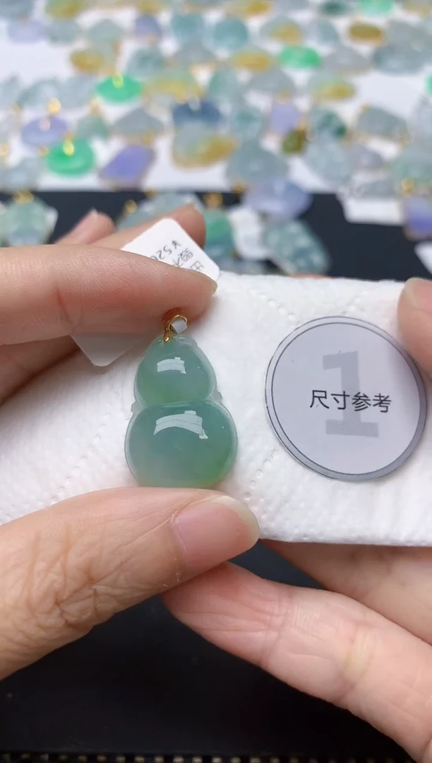 翡翠18K金镶嵌颈饰天然缅甸A货翡翠