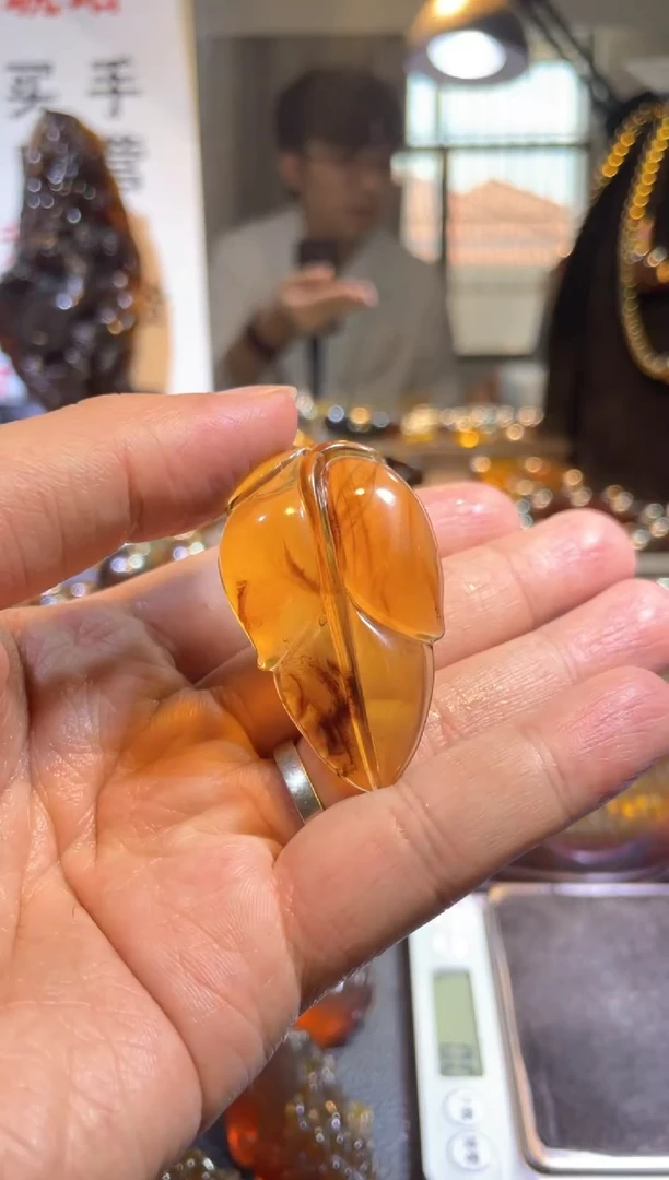 【闪购商品】琥珀裸石未镶嵌金棕 小叶子